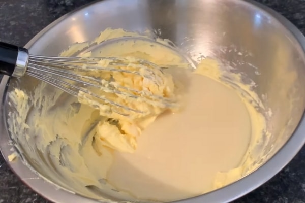 Mezcla de mantequilla y azúcar